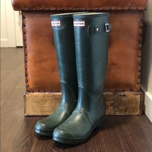 Matte green Hunter rain boots